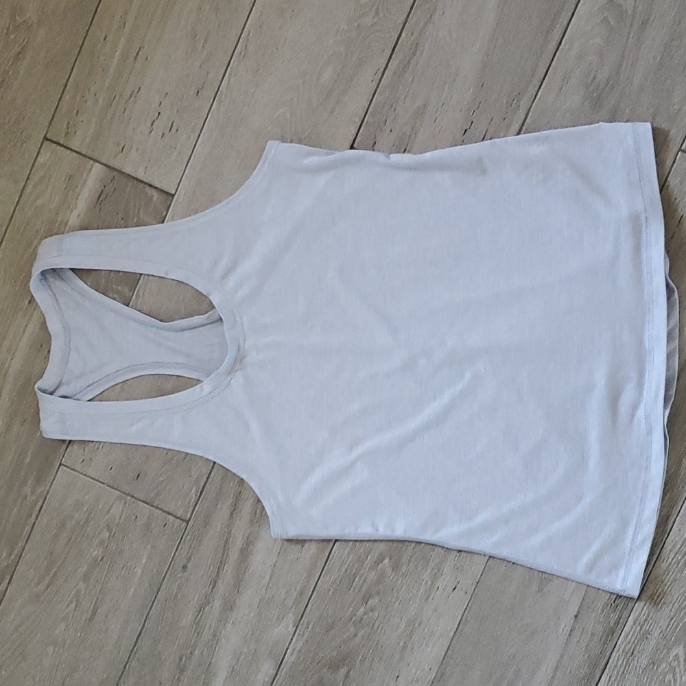 Vuori Lux Performance Tank Top Size Medium Platinum heather